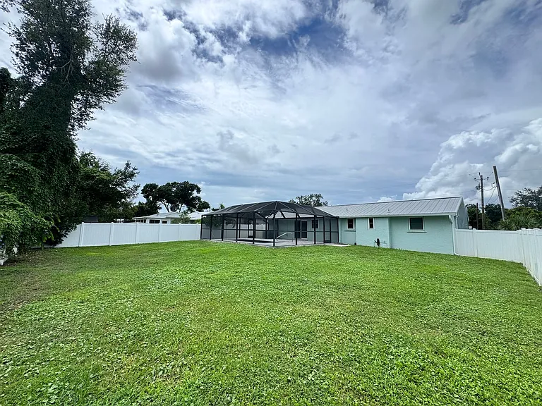 3410 Bay St — Photo 31