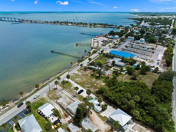 3rd image of 4080 NE Indian River Drive