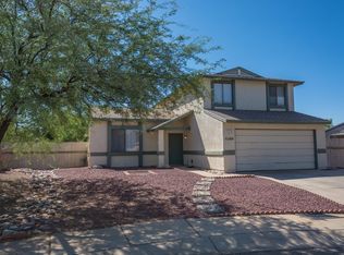 5888 N Edenbrook Ln, Tucson, AZ 85741