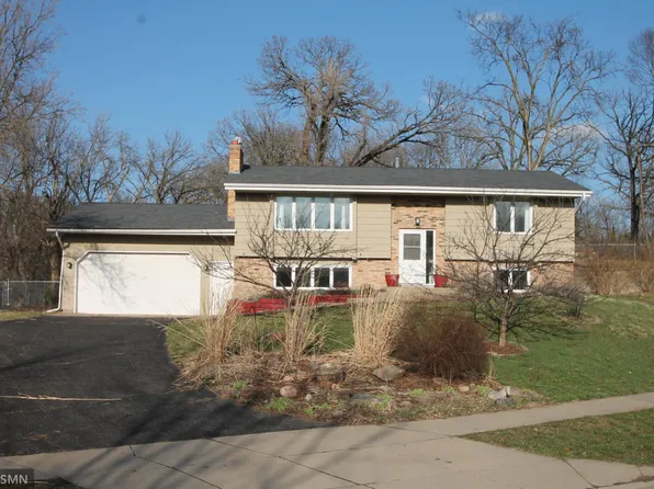 5352 W Hidden Valley Dr, Savage, MN 55378