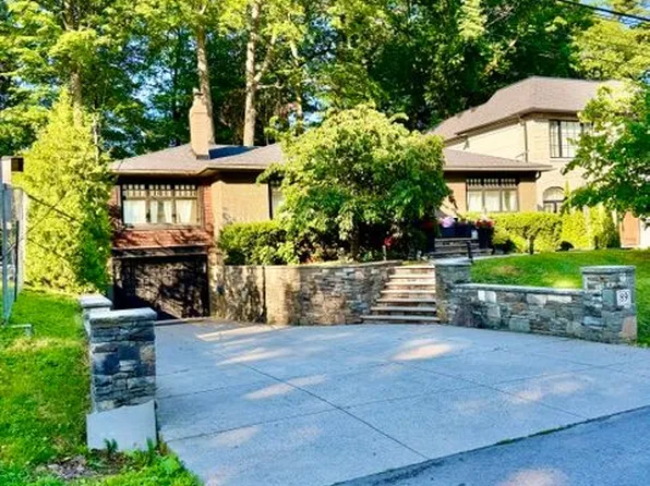 89 Holyrood Ave, Oakville, ON L6K 2V4