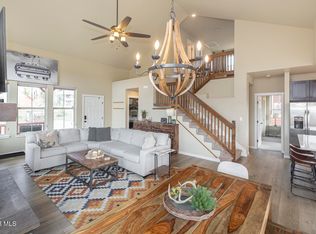 327 Summit Lift Ct, Granby, CO 80446