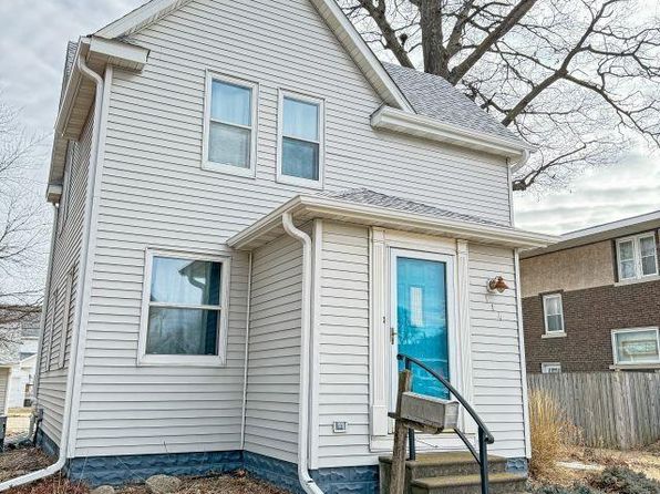114 4th St SE, Hampton, IA 50441
