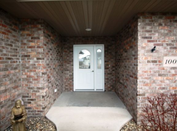 2nd image of 1009 Rosewood Dr