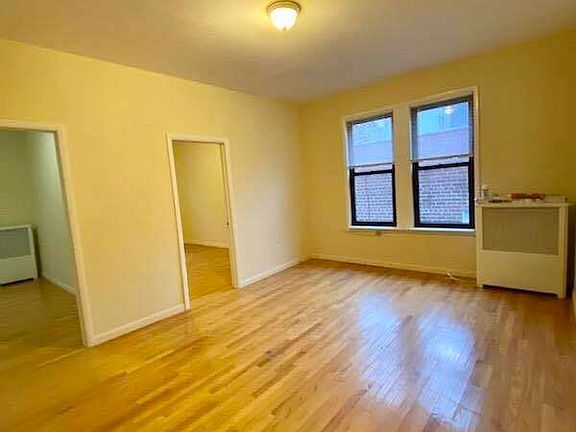 4th image of 18-19 Ditmars Blvd #3