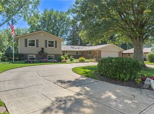 974 Hyde Park Dr, Dayton, OH 45429