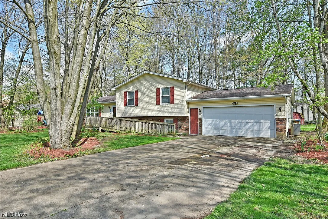 331 Old Oak Dr photo 1