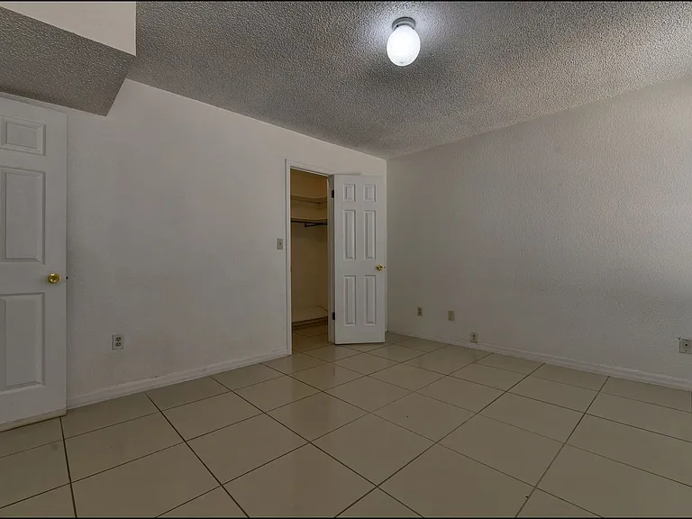 695 Bluff Canyon Cir — Photo 22