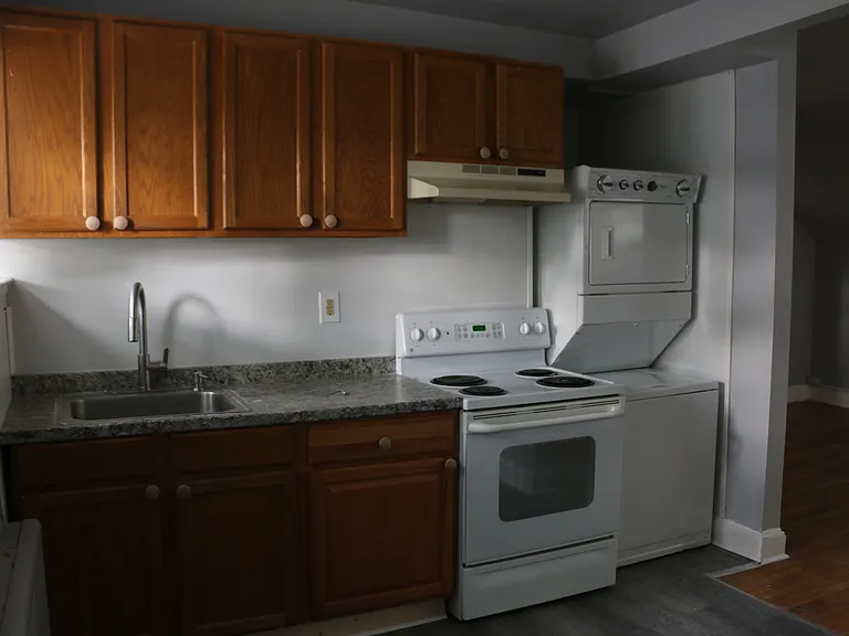 929 Stewart Ave #B — Photo 4