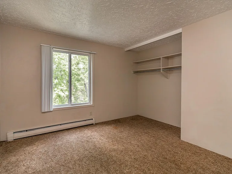 Brentwood Apartments: Three Bedroom Apartment