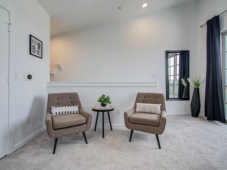 2216 Chenevert St #16 — Photo 18