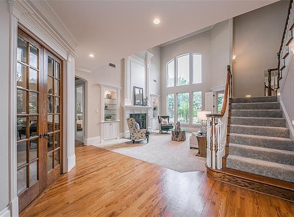 5th image of 208 Stonington Ln