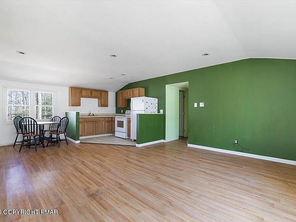 5th image of 2373 Locust Ridge Rd