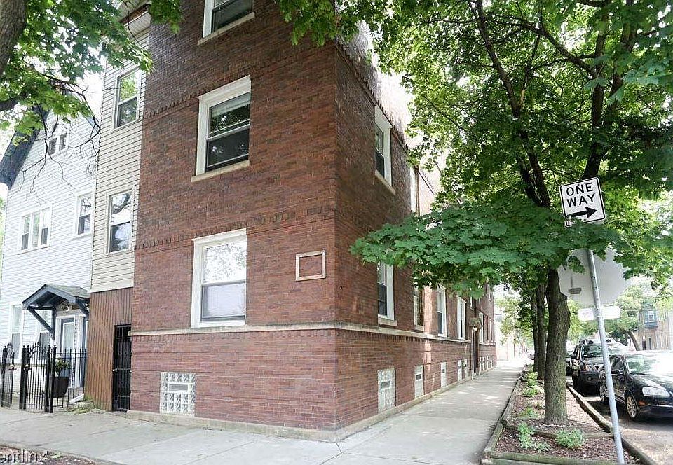 1st image of 3220 N Leavitt St #3