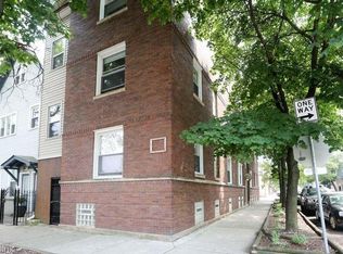 3220 N Leavitt St #1F, Chicago, IL 60618