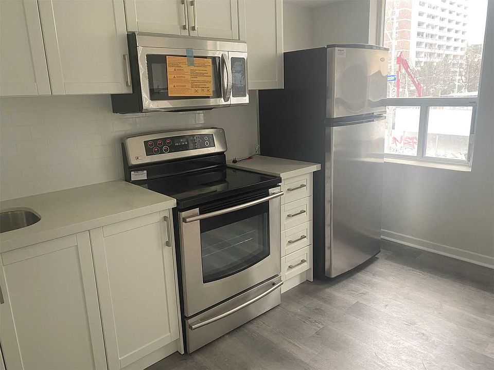 2nd image of 632 Yonge St #1