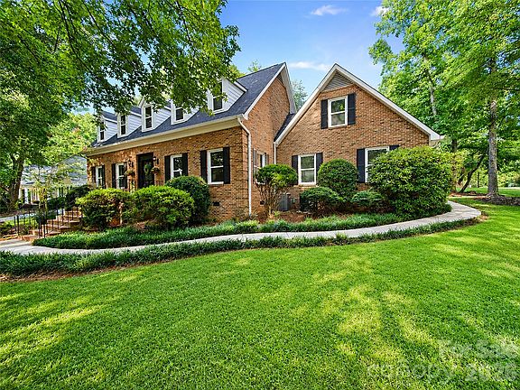 2nd image of 8503 Foxbridge Dr