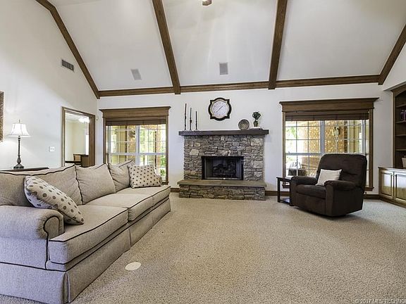4th image of 304 Ashton Dr