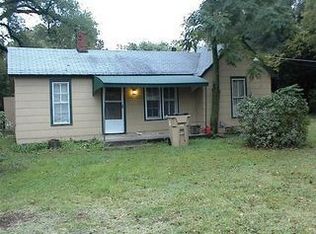 221 E 2nd St, Halstead, KS 67056