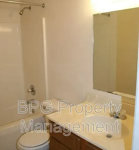 601 Hamlet Ave #D — Photo 13