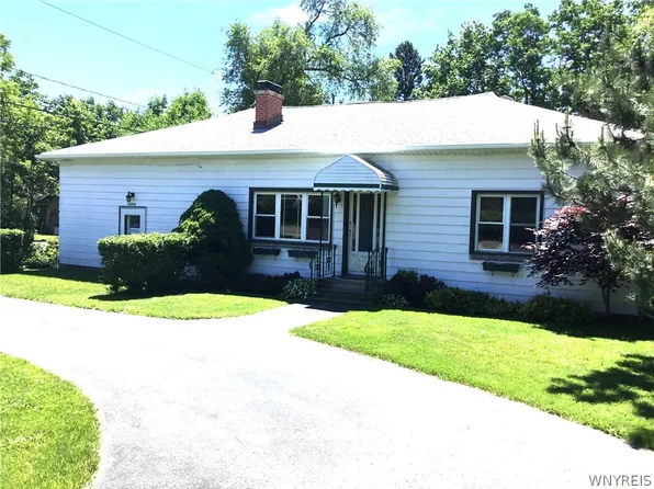 6591 Lake Shore Rd, Derby, NY 14047