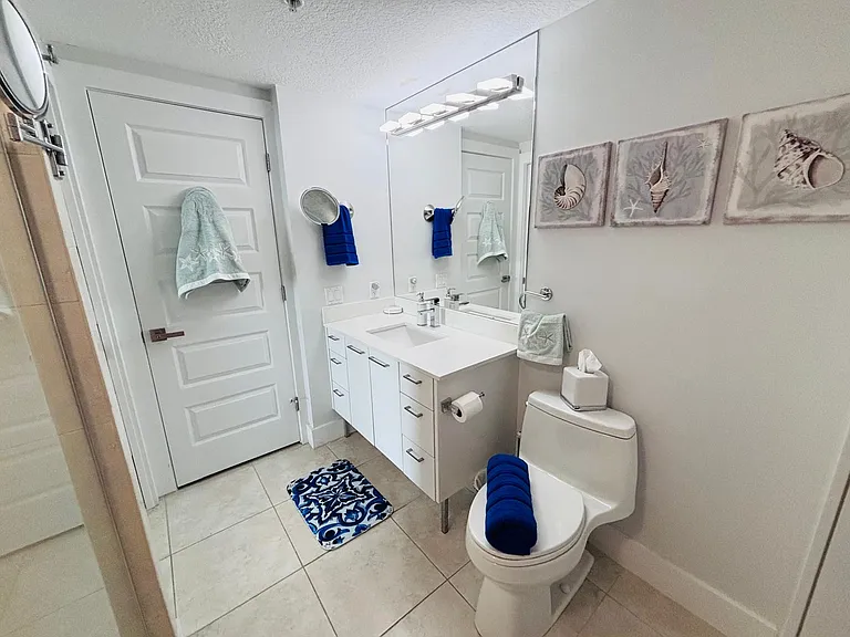 18100 N Bay Rd #508 — Photo 17