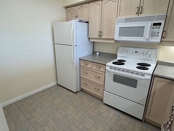 3rd image of 94 Dean Ave #403