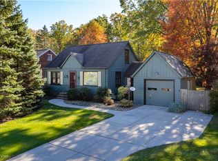 5211 W Ridgewood Dr, Parma, OH 44134