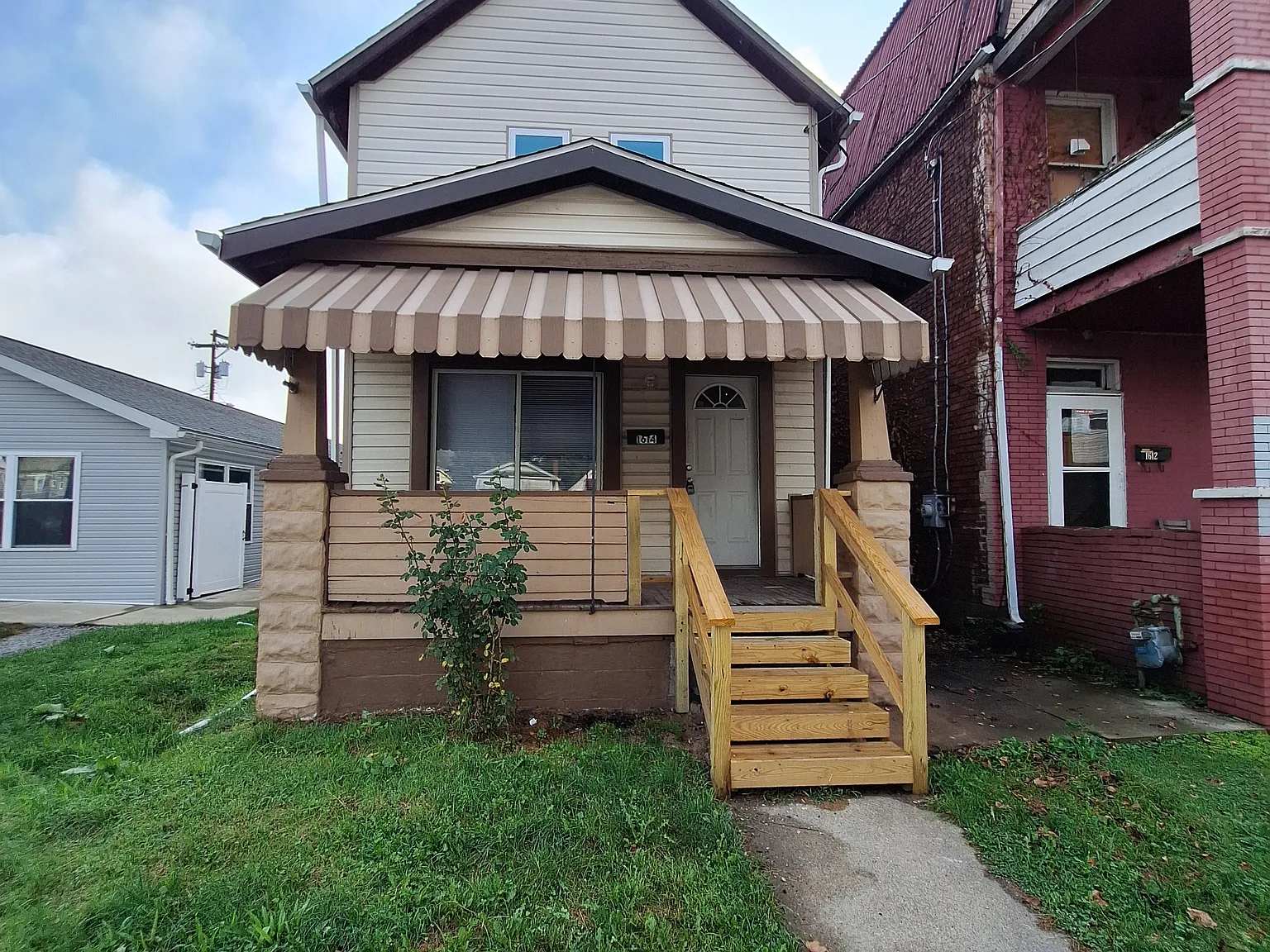 2 bed, 2600 sqft, $990 — Photo 1