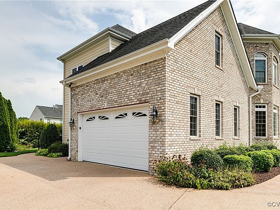 3rd image of 5709 Averys Ct