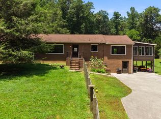 99 Reservoir Rd, Norris, TN 37828