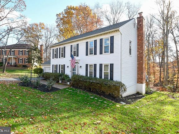 3rd image of 3271 Chancellor Dr