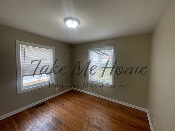 4th image of 2042 S Hampton Ave