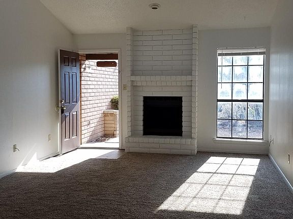 3rd image of 3207 Hillrise Dr APT B