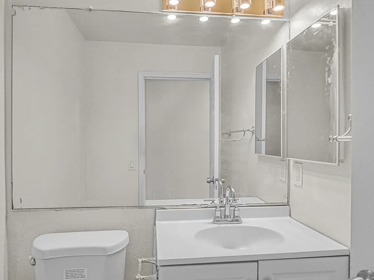7701 Baird Ave — Photo 13