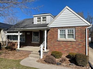 1062 E Market St, Nappanee, IN 46550