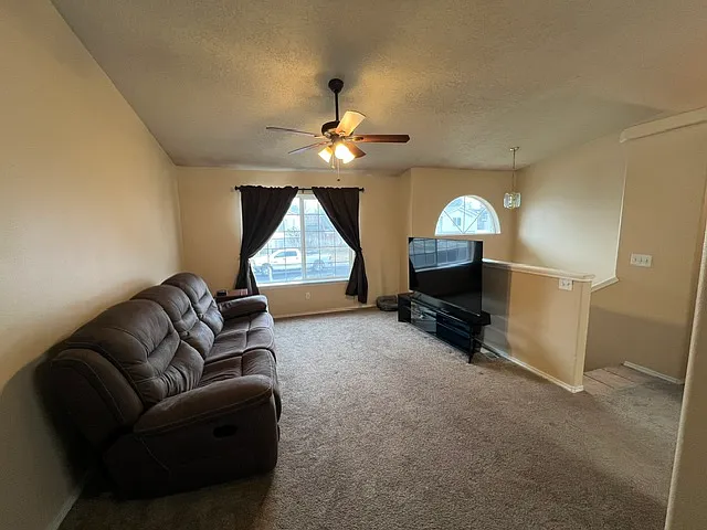 618 E Autumn Ave — Photo 4