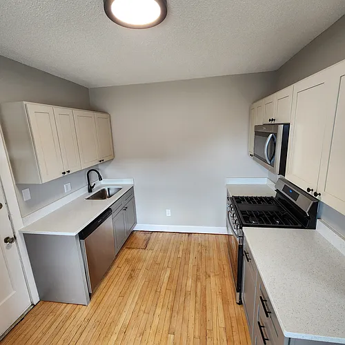 428 W Franklin Ave #428 Photo 1