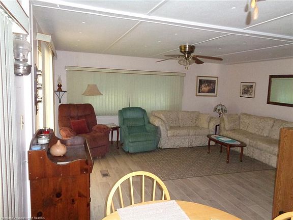 3rd image of 32 Pine Aire Cir