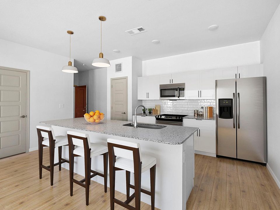 1st image of 3101 Palm St #2B-2Ba-995Sqft