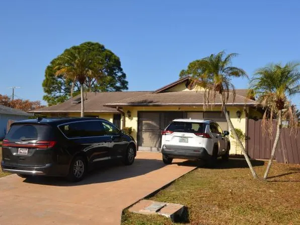 1552 SE Ladner Street, Port St Lucie, FL 34983