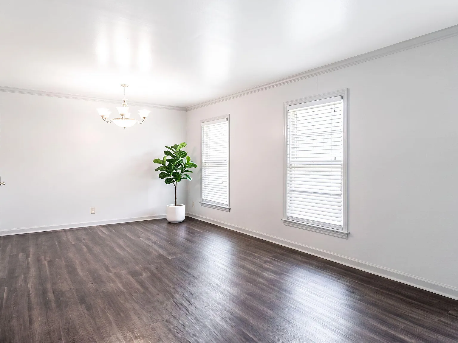 4 bed, 2.0 bath, 1719 sqft, $845 — Photo 2