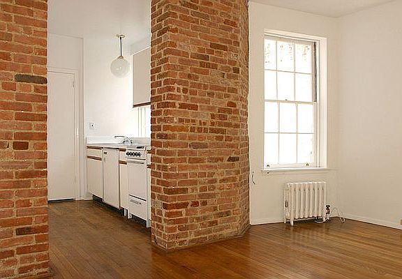3rd image of 320 E 92nd St #*2re