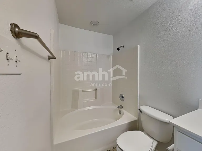 532 Winbridge Ln — Photo 13