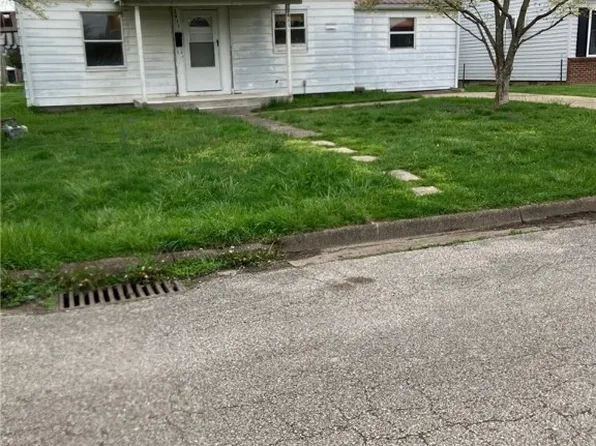2411 Lincoln Ave, Point Pleasant, WV 25550