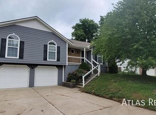 205 NW Almond Dr, Blue Springs, MO 64014