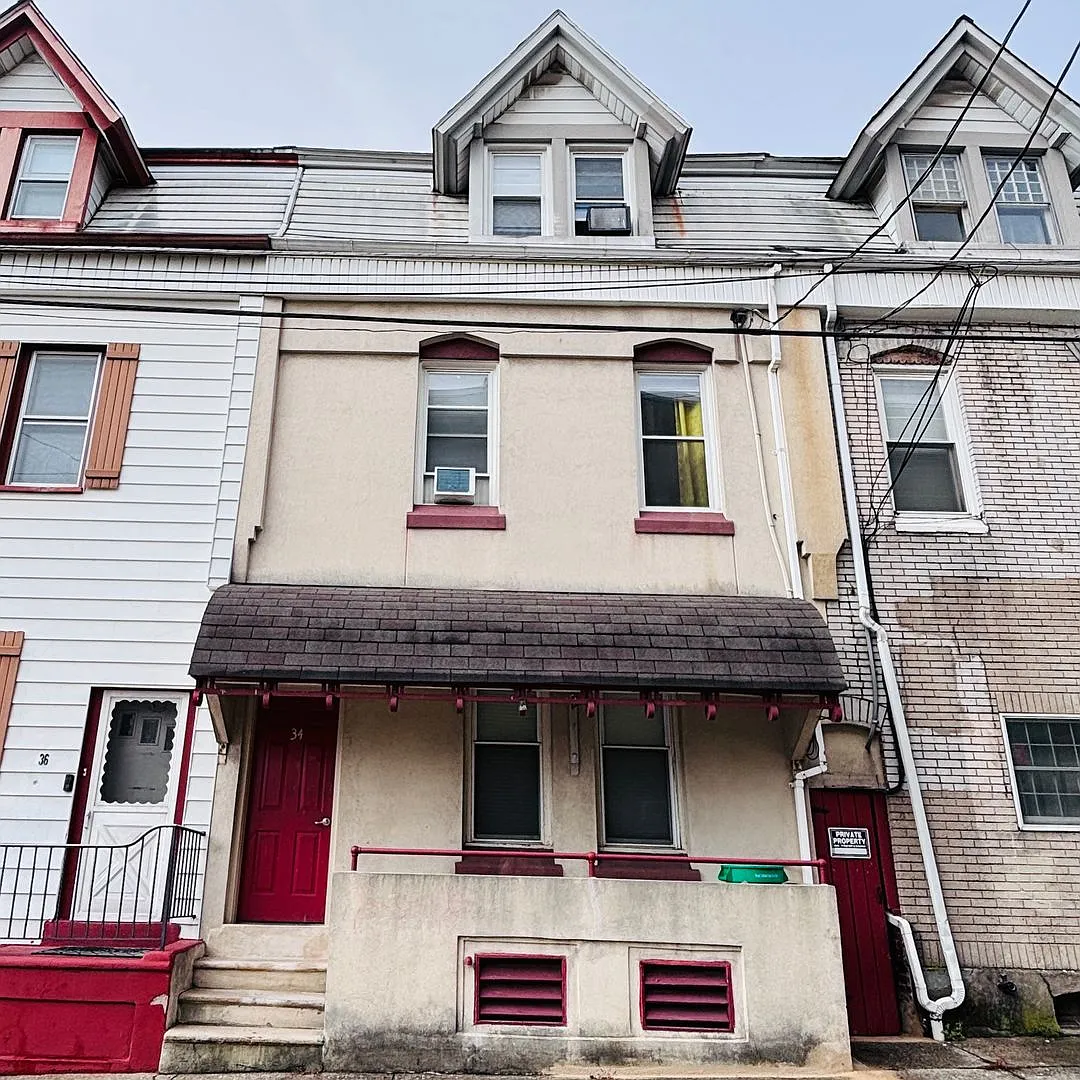 34 S Penn Street — Photo 1