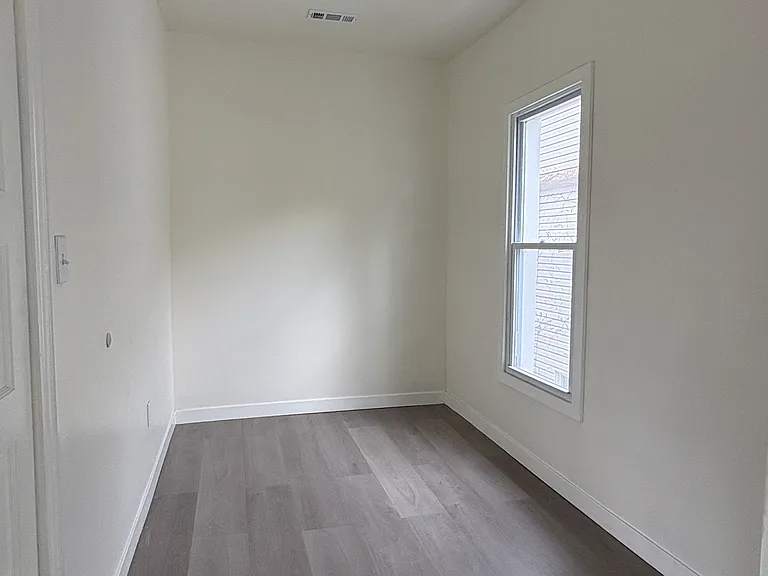 1769 E 31st St #2 — Photo 15