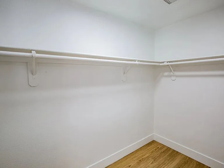Colton Apartments — Photo 32