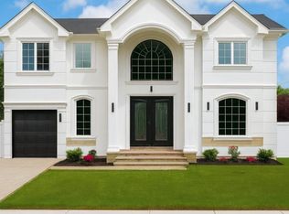 158 Periwinkle Rd, Levittown, NY 11756